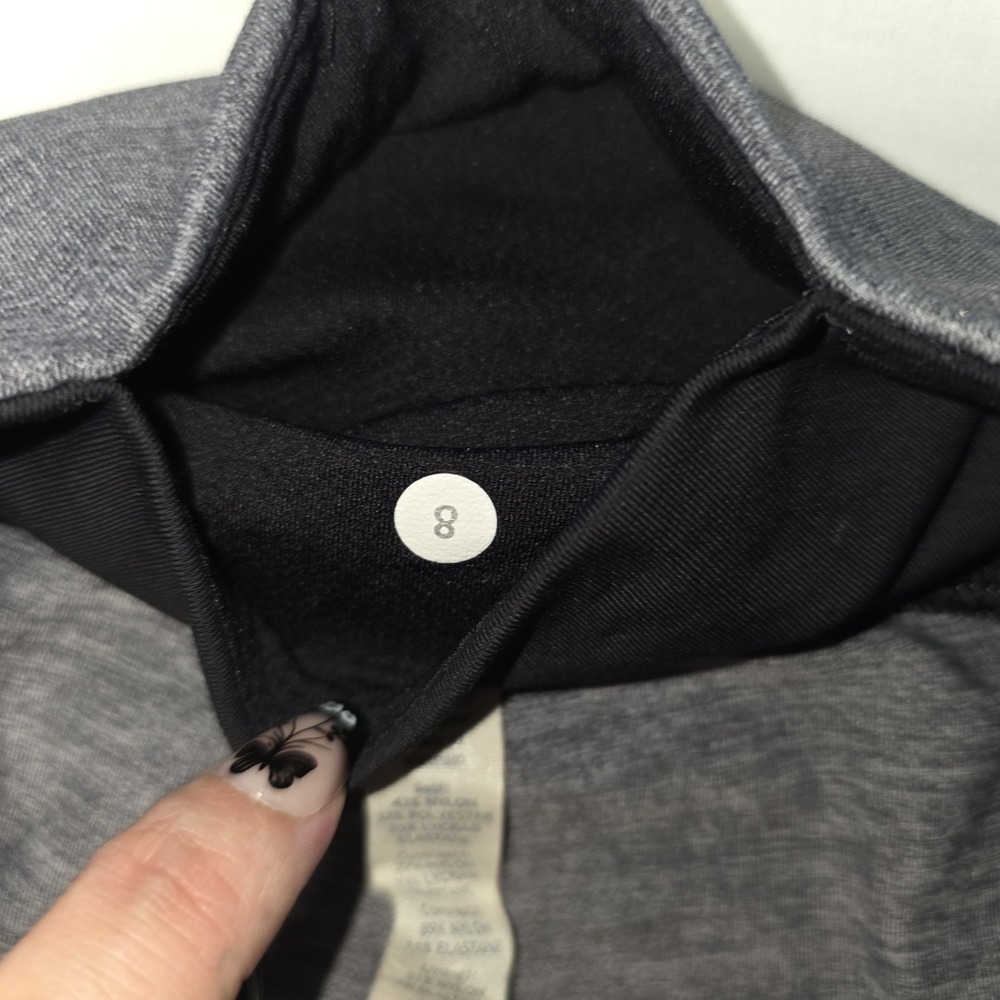 Lululemon Women's Cropped Leggings Sz 8 Striped Black Gray Zipper Pockets Mesh - Picture 4 of 10
